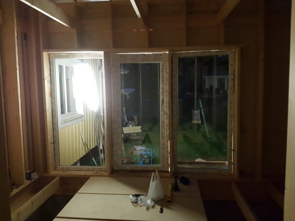 Fönsterpartiet i sovrummet